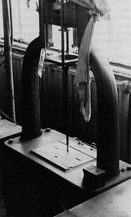 Photograph of a Bento pantograph stipped of its tools.