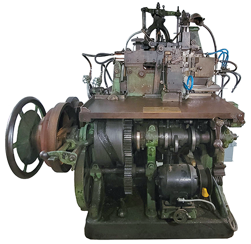 Photograph of a No. 3 1/2 Barth caster