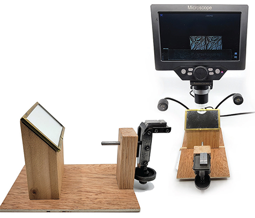 Photograph of the type alignment gauge and microscope